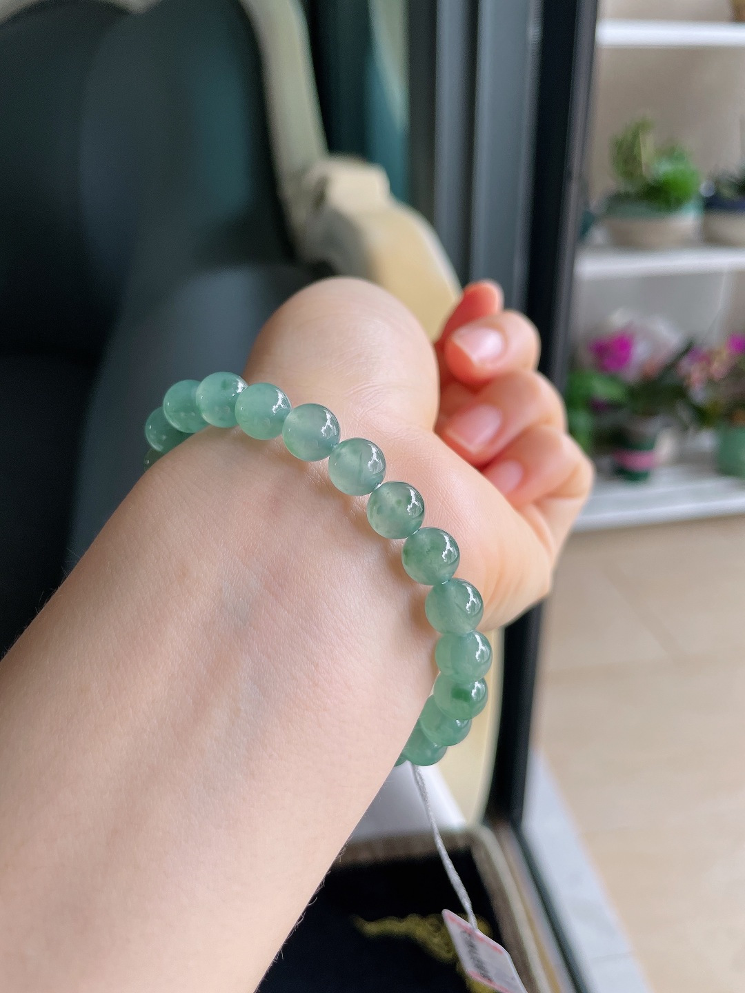天然翡翠A货，冰飘花手串，尺寸：7.8mm。【编4223】
