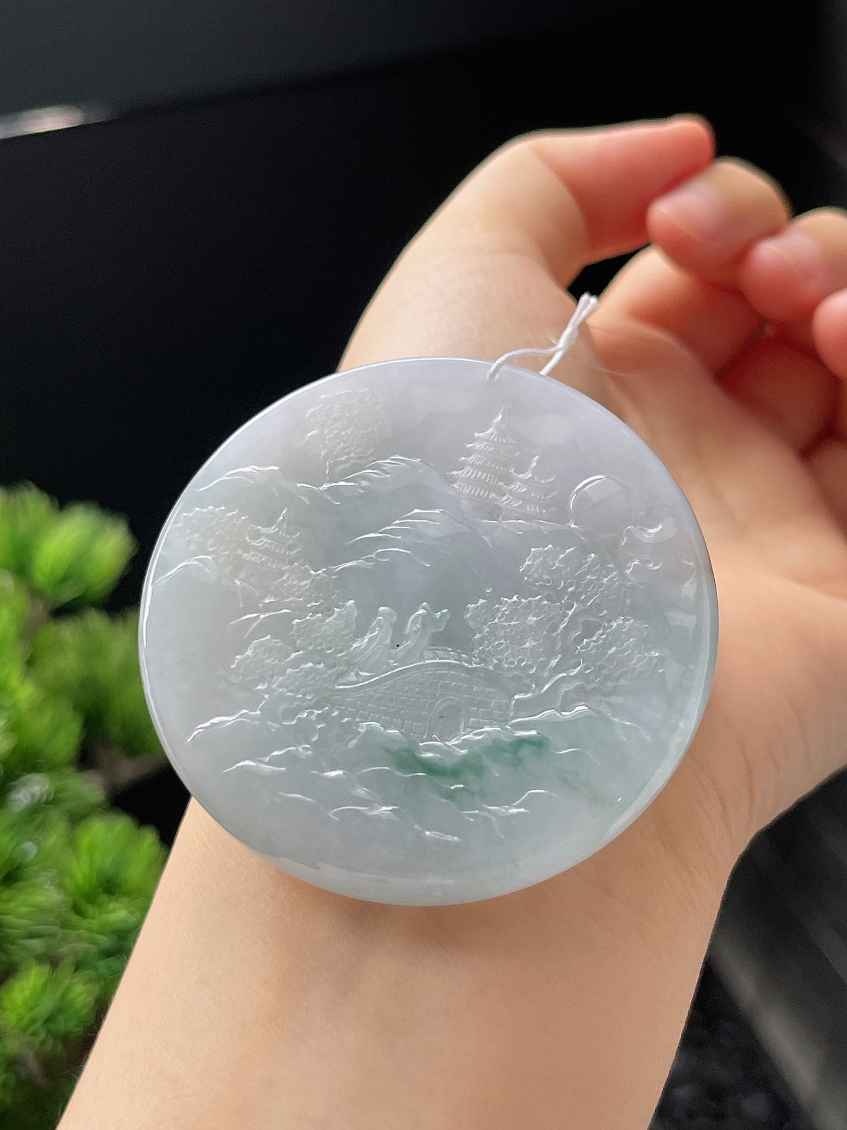 翡翠糯化种白色山水牌