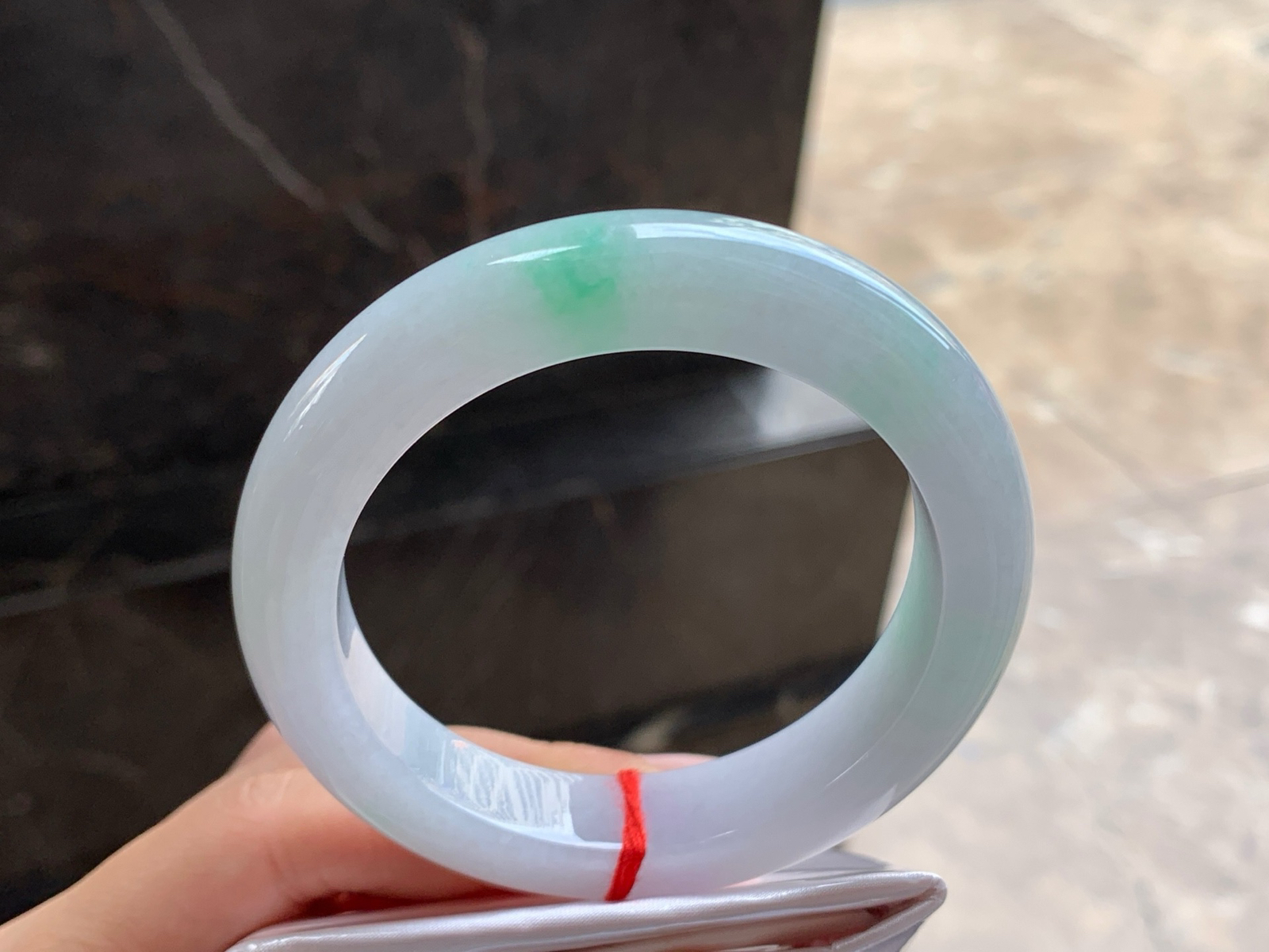 56.5-13.1-10.6

飘绿手镯^_^清新
