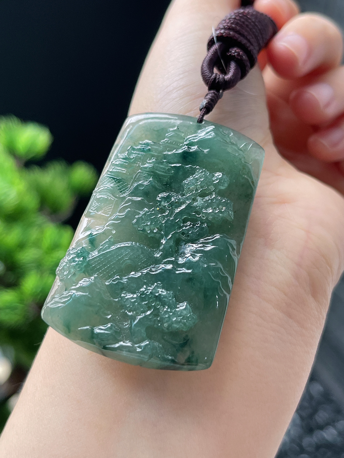 翡翠糯化种飘绿山水牌