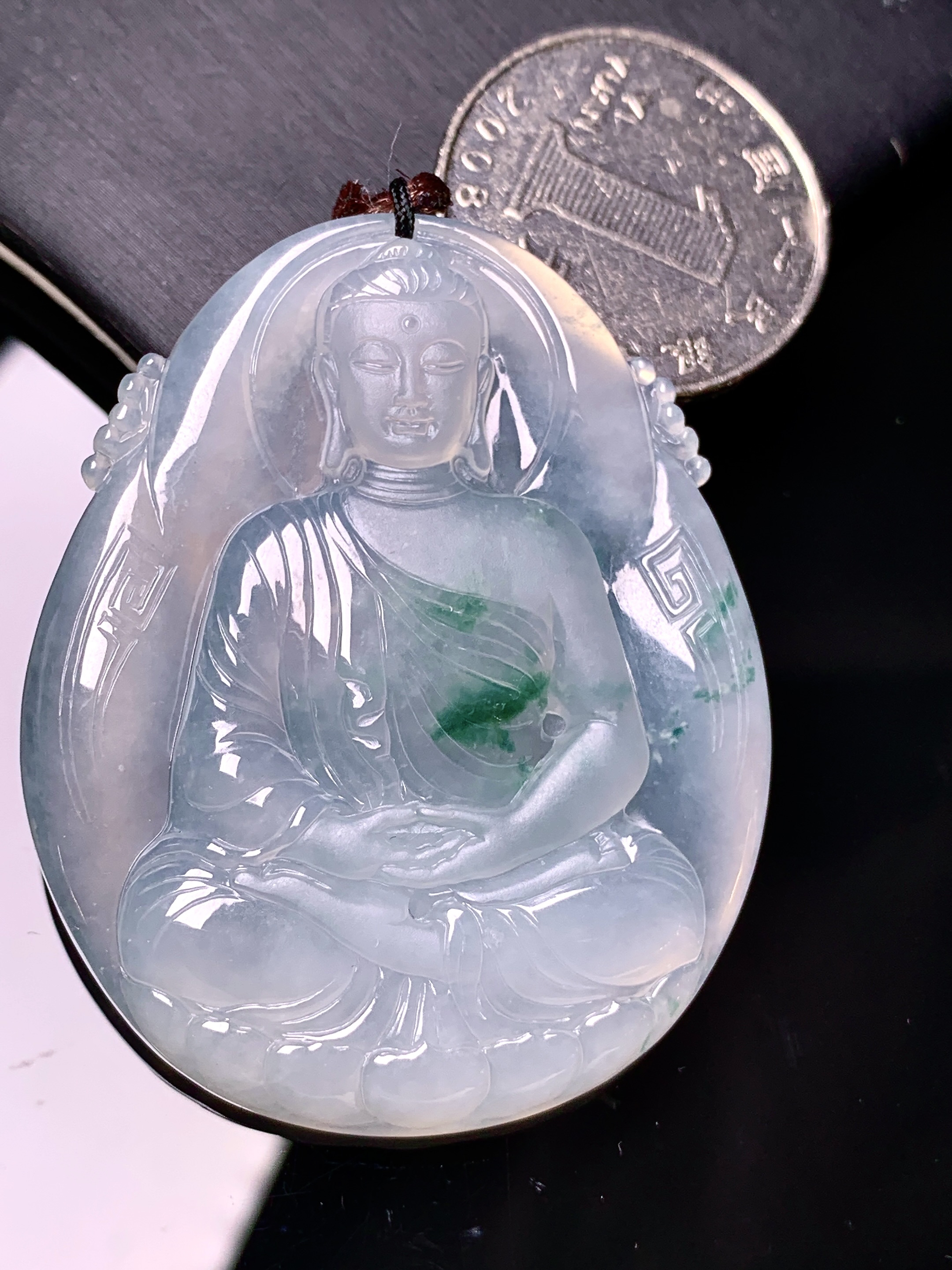 飘绿观音菩萨吊坠 玉质细腻 色泽艳丽清新 水润亮眼 整体尺寸49.8*41*9.8 b2