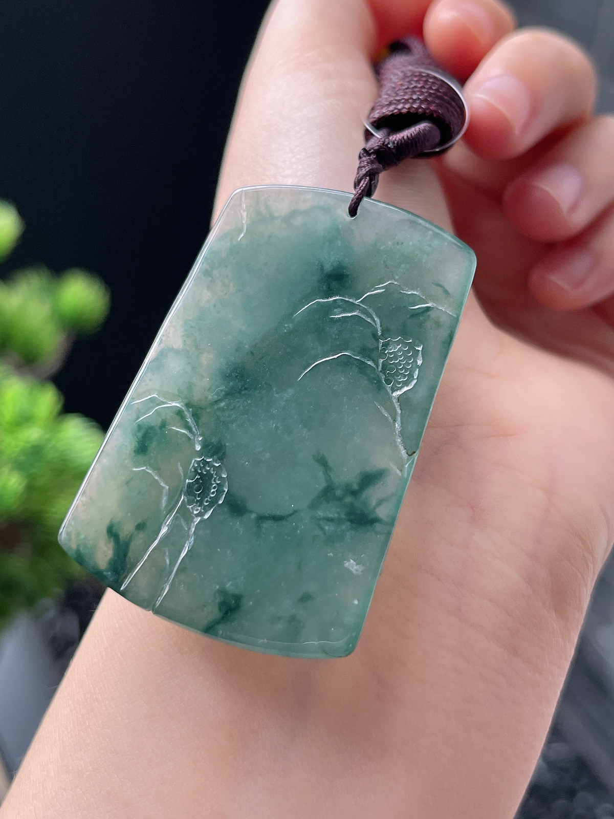 翡翠糯化种飘绿山水牌