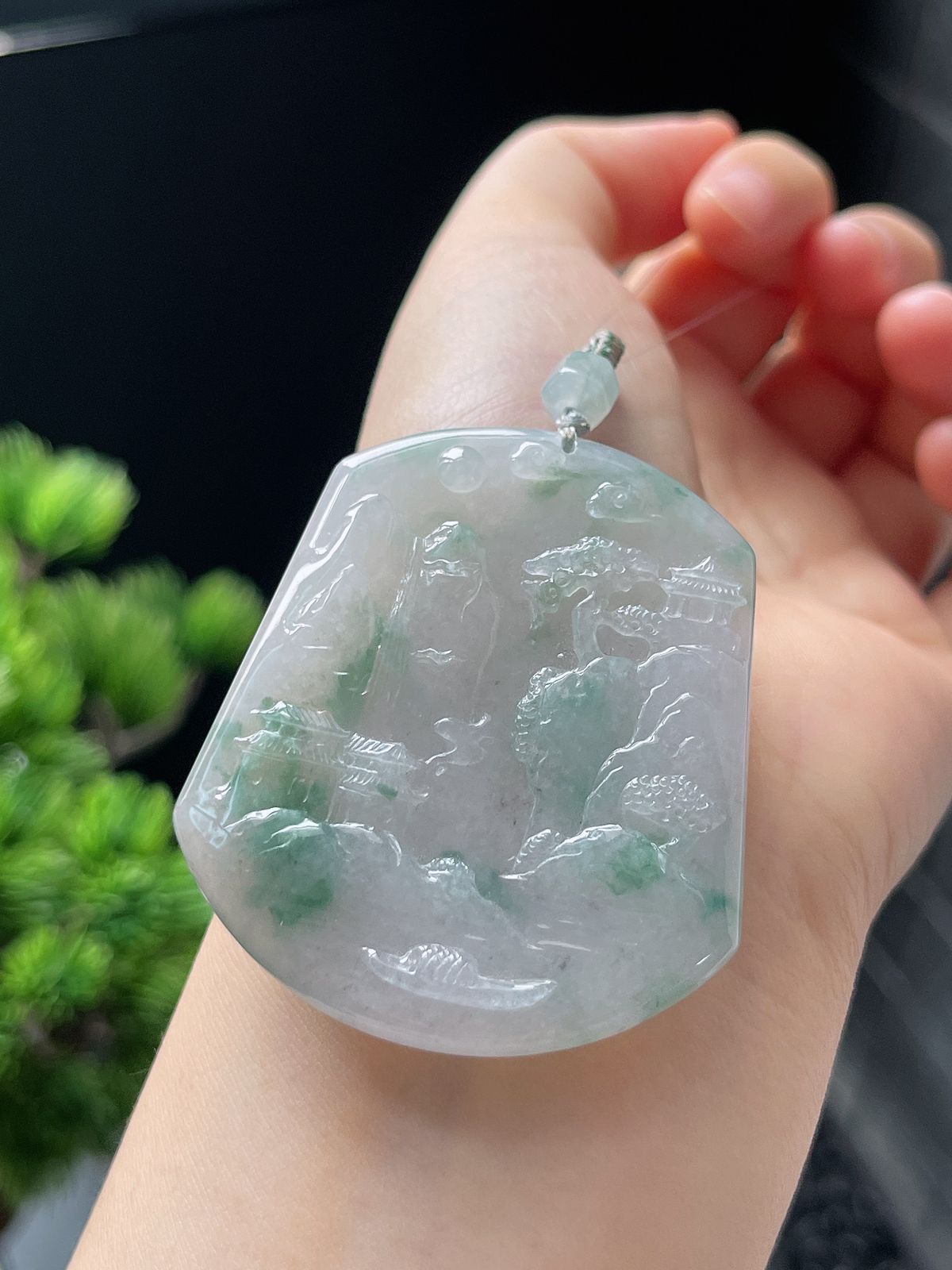 翡翠冰糯种飘绿山水牌