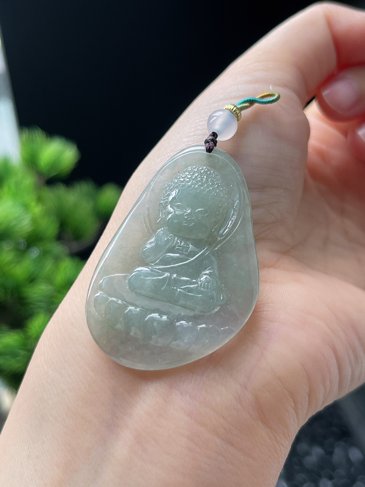翡翠冰糯种淡绿色吊坠
