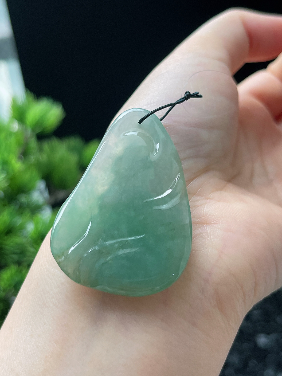 翡翠冰糯种淡绿色吊坠