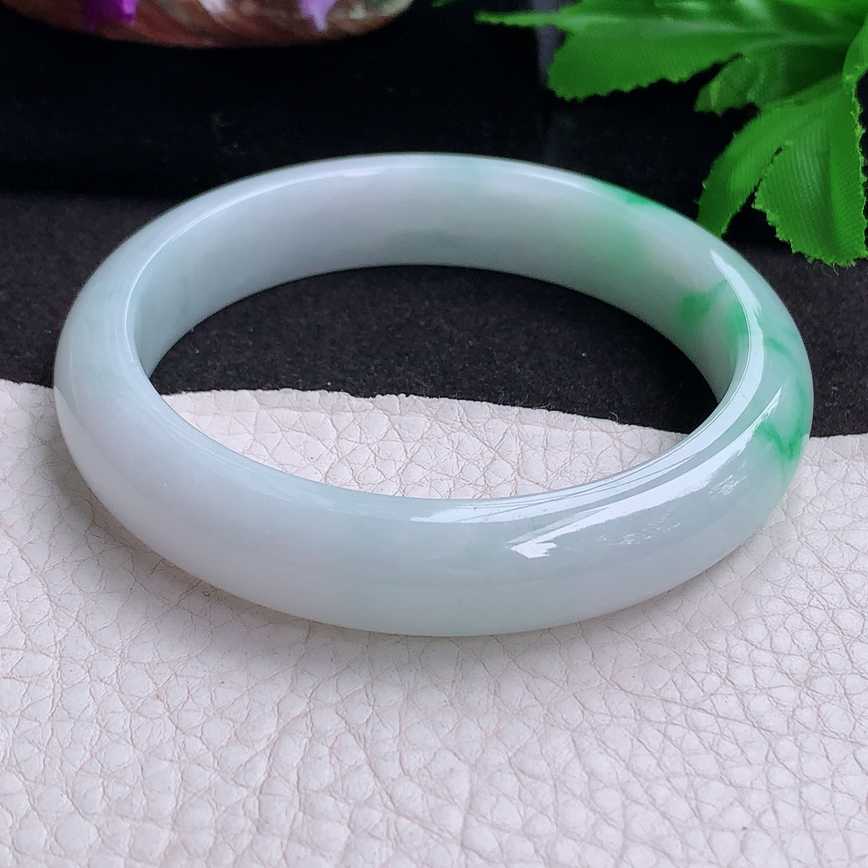 yh大圈口60*12.8*8.5白底青镯 缅甸翡翠a货玉手镯胶感飘阳绿正圈玉手环
