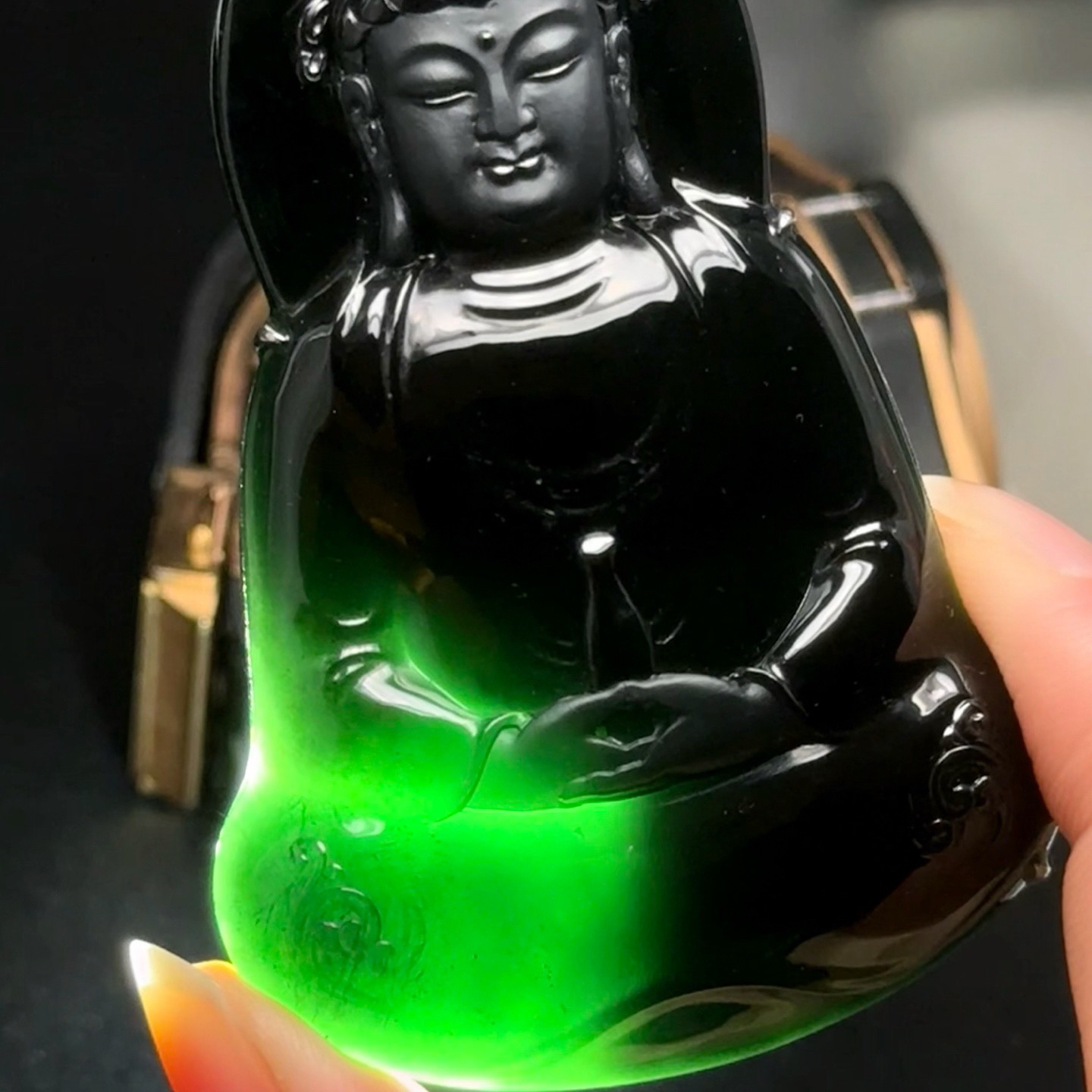 墨翠观音 打灯通透 油性十足 种好色正 黑度好 尺寸84.6
