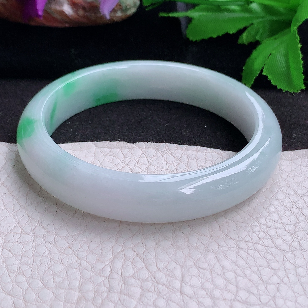 yh大圈口60*12.8*8.5白底青镯 缅甸翡翠a货玉手镯胶感飘阳绿正圈玉手环