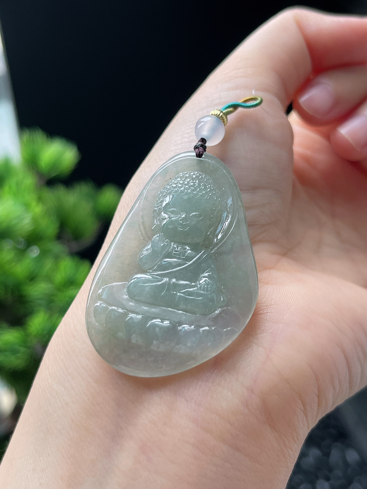 翡翠冰糯种淡绿色吊坠