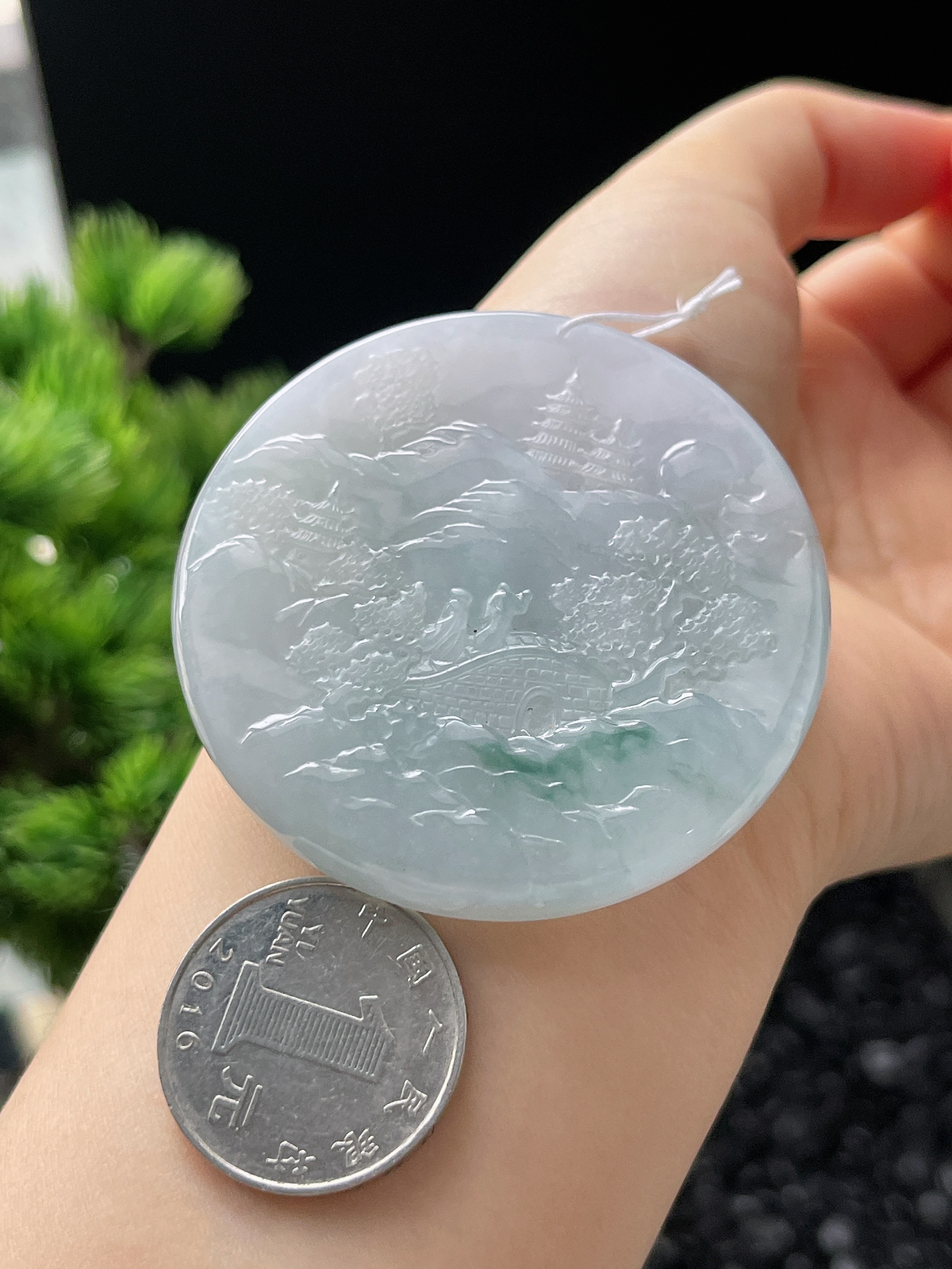 翡翠糯化种白色山水牌