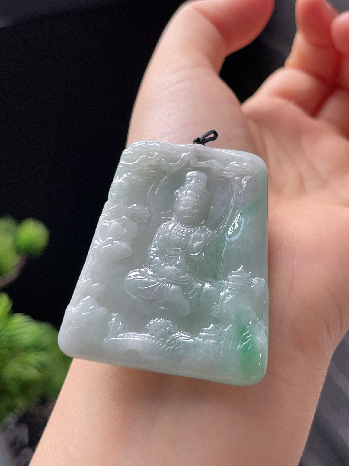 翡翠糯化种飘花吊坠