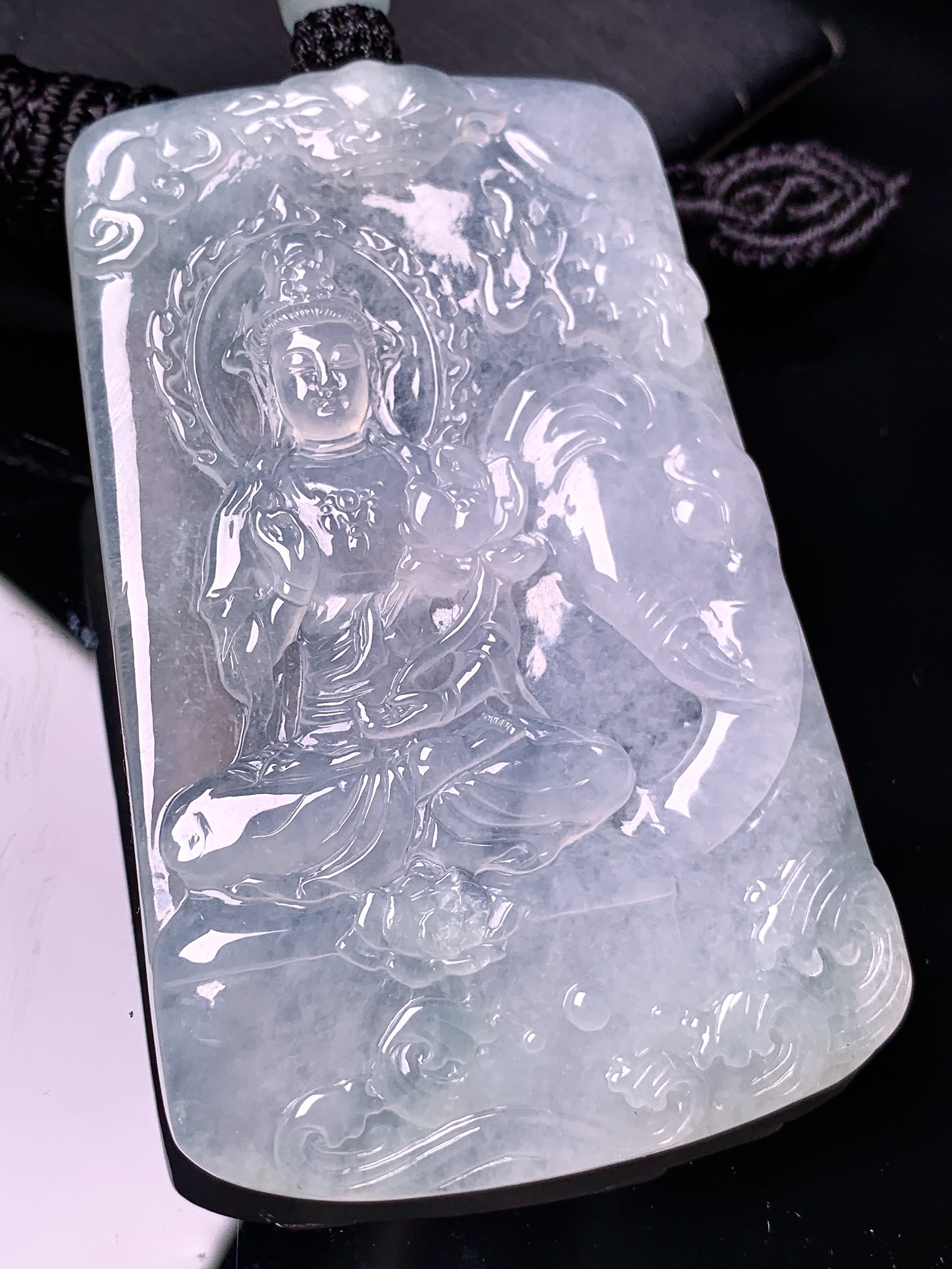 冰种普贤观音菩萨吊坠 玉质细腻 色泽艳丽清新 水润亮眼 整体尺寸71.5*44.5*5.8 a2