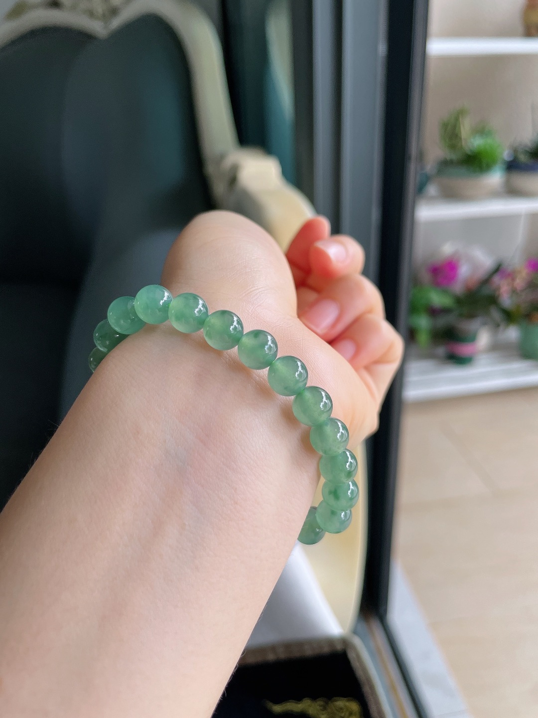 天然翡翠A货，冰飘花手串，尺寸：7.8mm。【编4224】