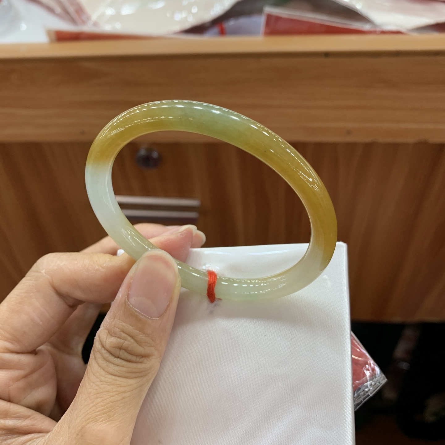 052003GX 黄翡贵妃翡翠手镯 55.4-46.5-6.7-6.5