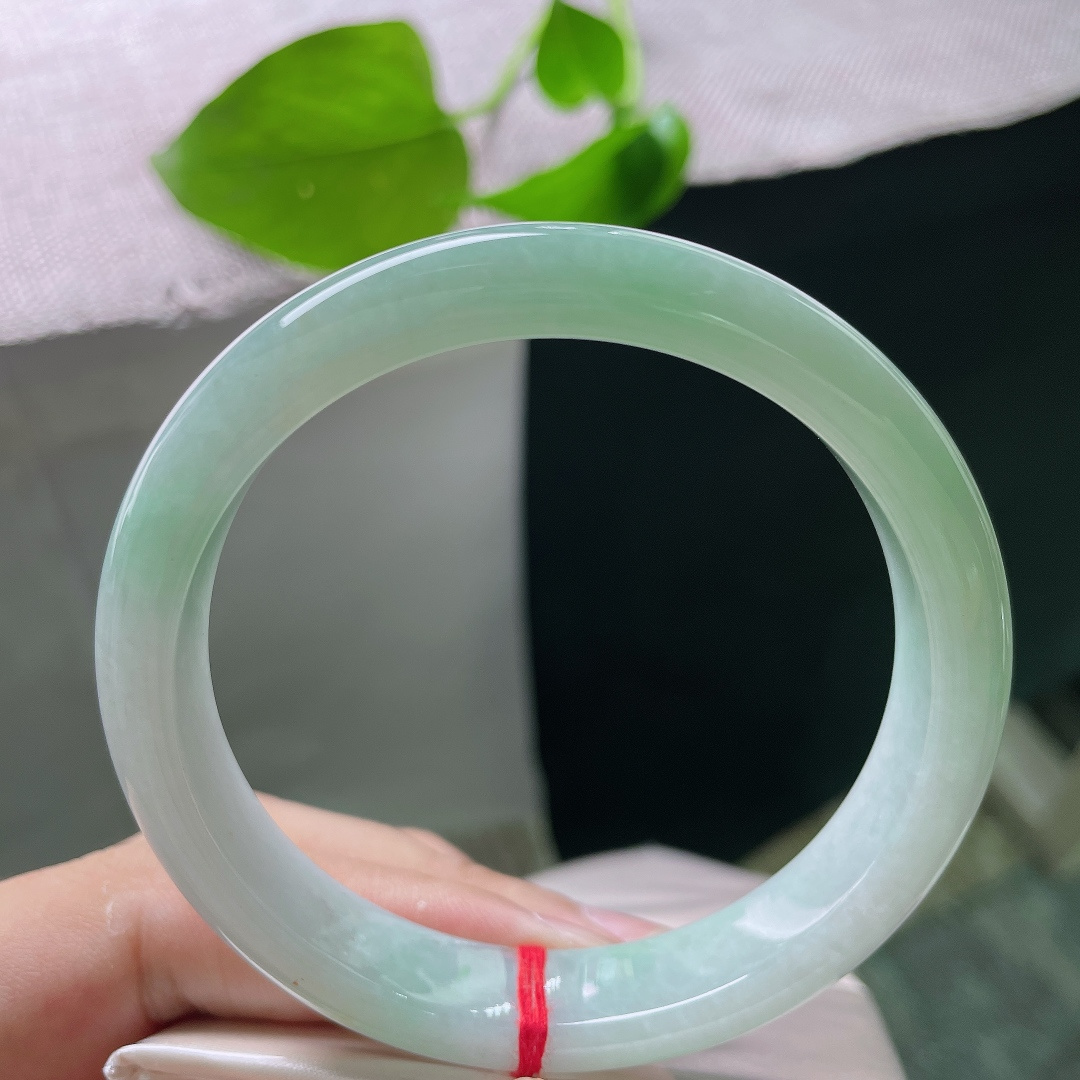 绿底正圈，窄条，水润细腻，清新简约，半山水，贵气，洒金，无裂，ss52228a