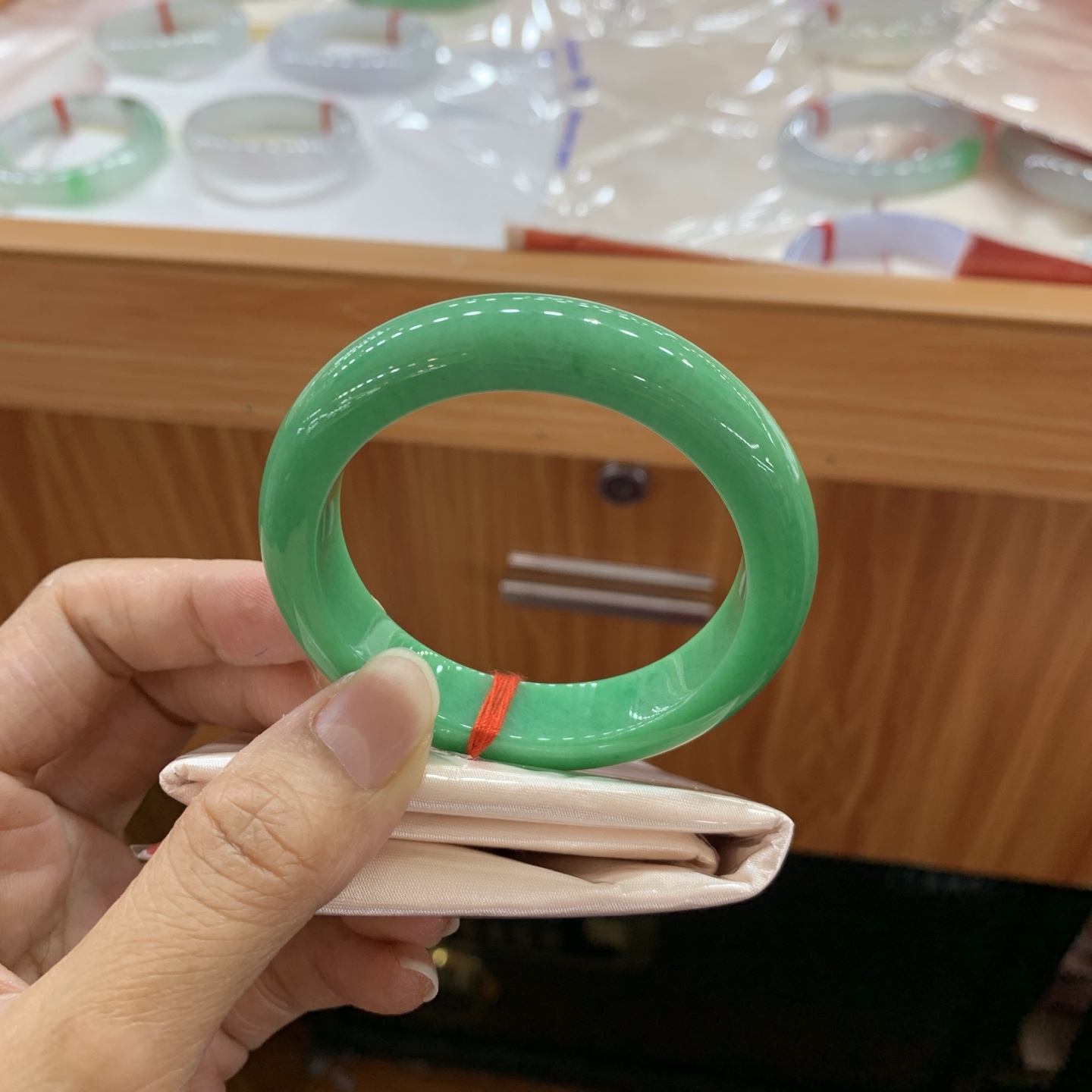 052018CK 满绿正圈翡翠手镯 50.6-12-8.5