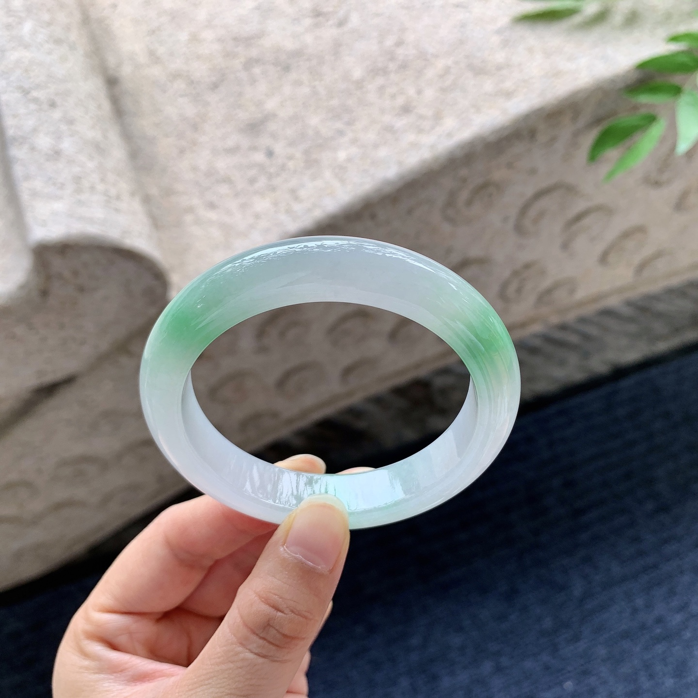 正圈 55 细糯飘绿，水润，种老，打灯有棉线