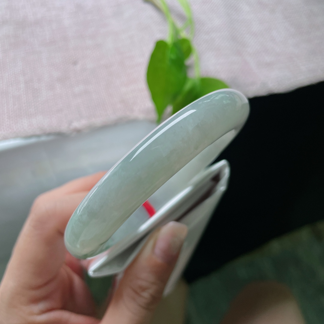 飘花正圈，镯型厚装，饱满，种老，端庄大气上档次，内里棉根，ss53072a