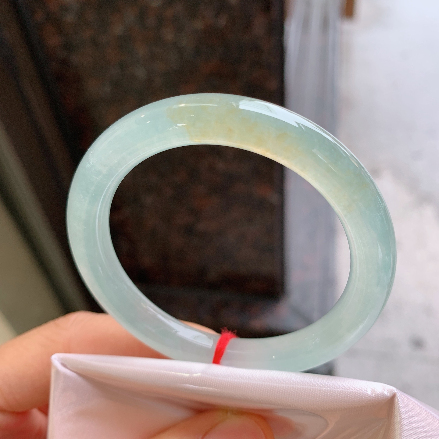 圆条冰黄翡 微细纹 尺寸：49.2/8.2 小圈口
