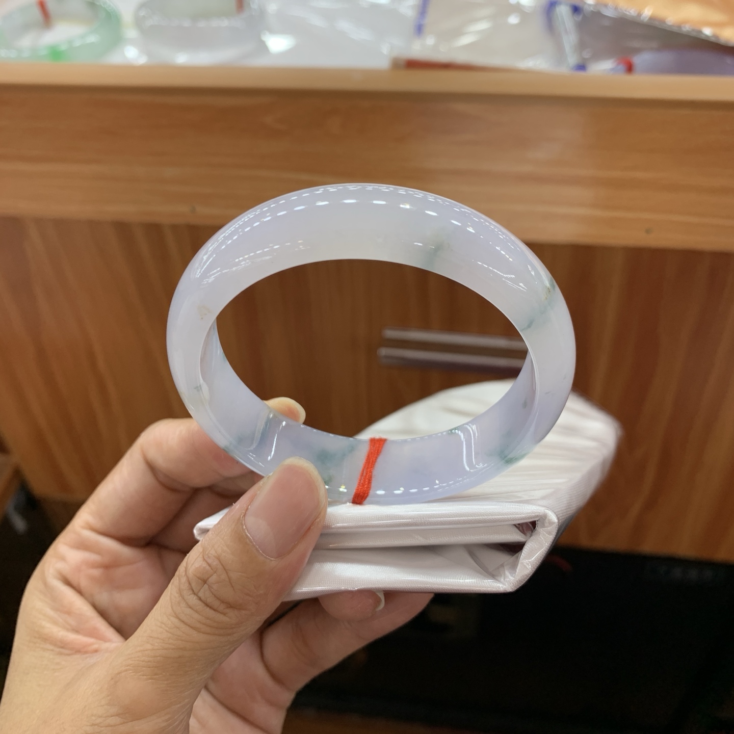 052020GX 飘花正圈翡翠手镯 57.8-15.2-7.5