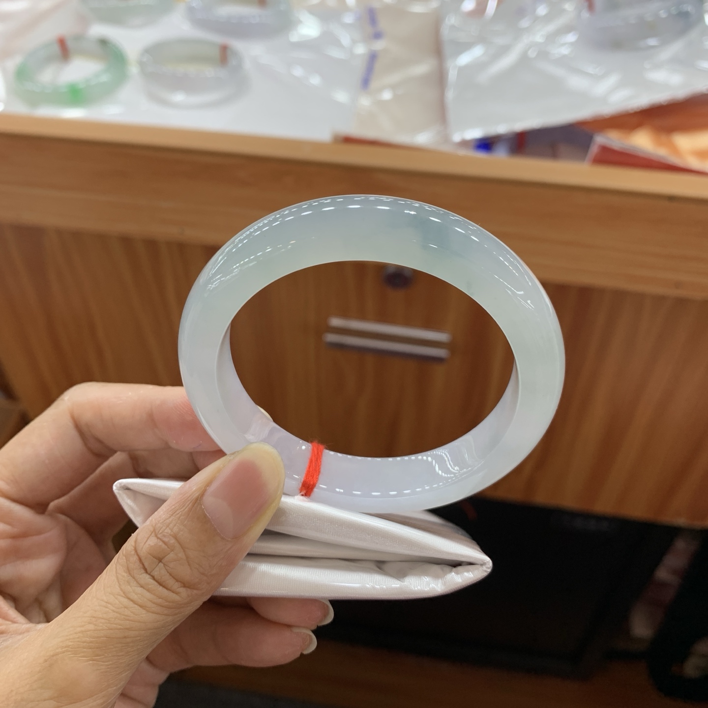 052021XY 飘花正圈翡翠手镯 55.8-12-8.8