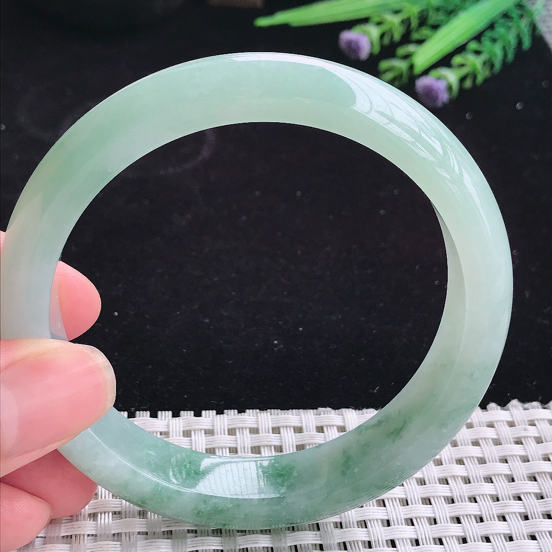 实拍A货翡翠62/13.4/8.8大圈口平安镯老坑精美冰润飘花手镯宽边玉手镯