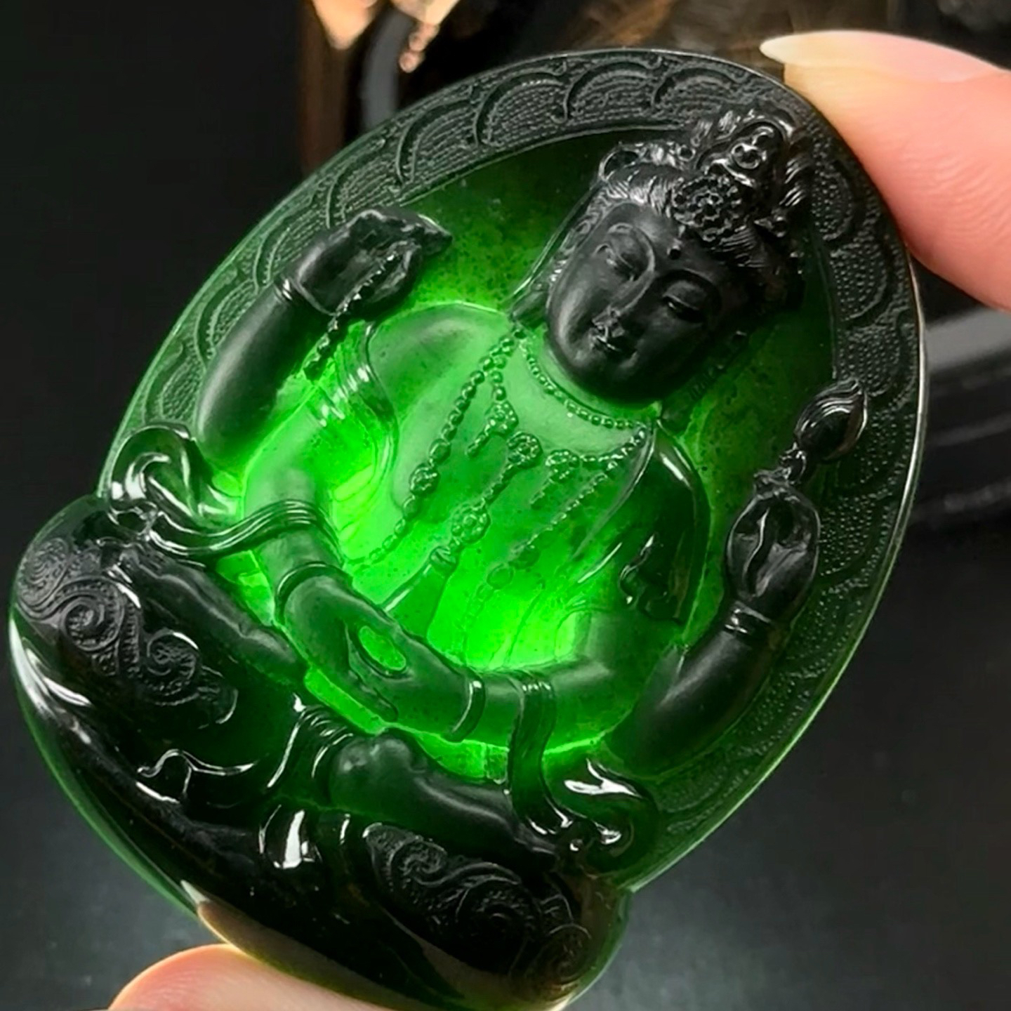 精品墨翠观音 种好色正 黑度极好 打灯通透 油性十足 厚桩大气 尺寸56.6