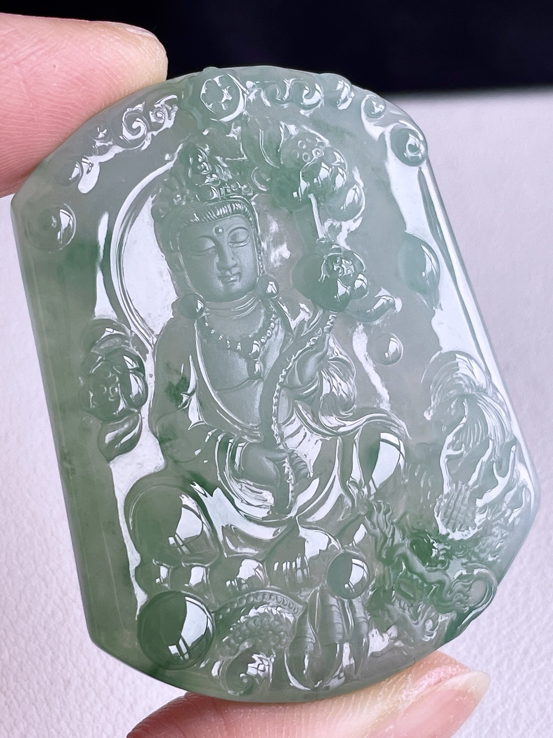 【裸石】糯冰飘花御龙大势至菩萨持莲观音牌吊坠【说明】缅料 无裂, 性比高【尺寸】50.6-40.2-5.6【重量】26.2克