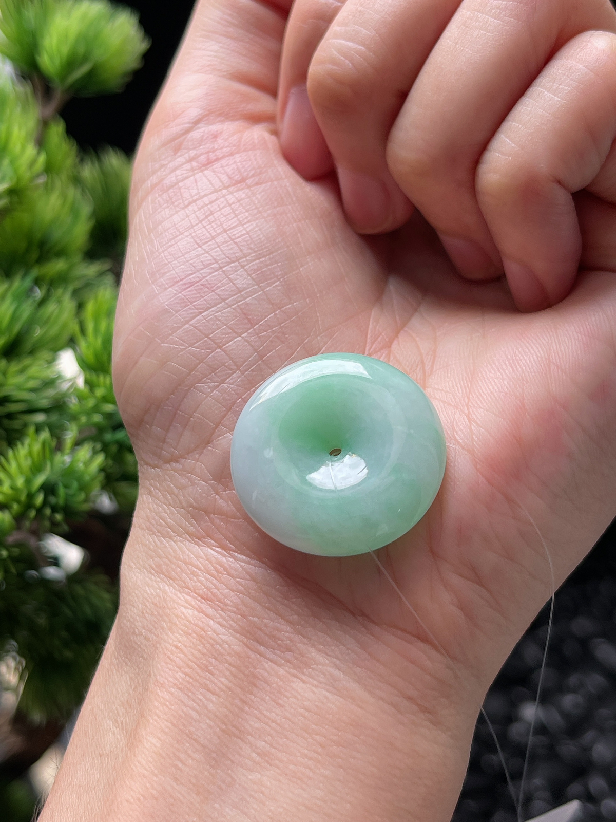 翡翠糯化种飘绿平安扣