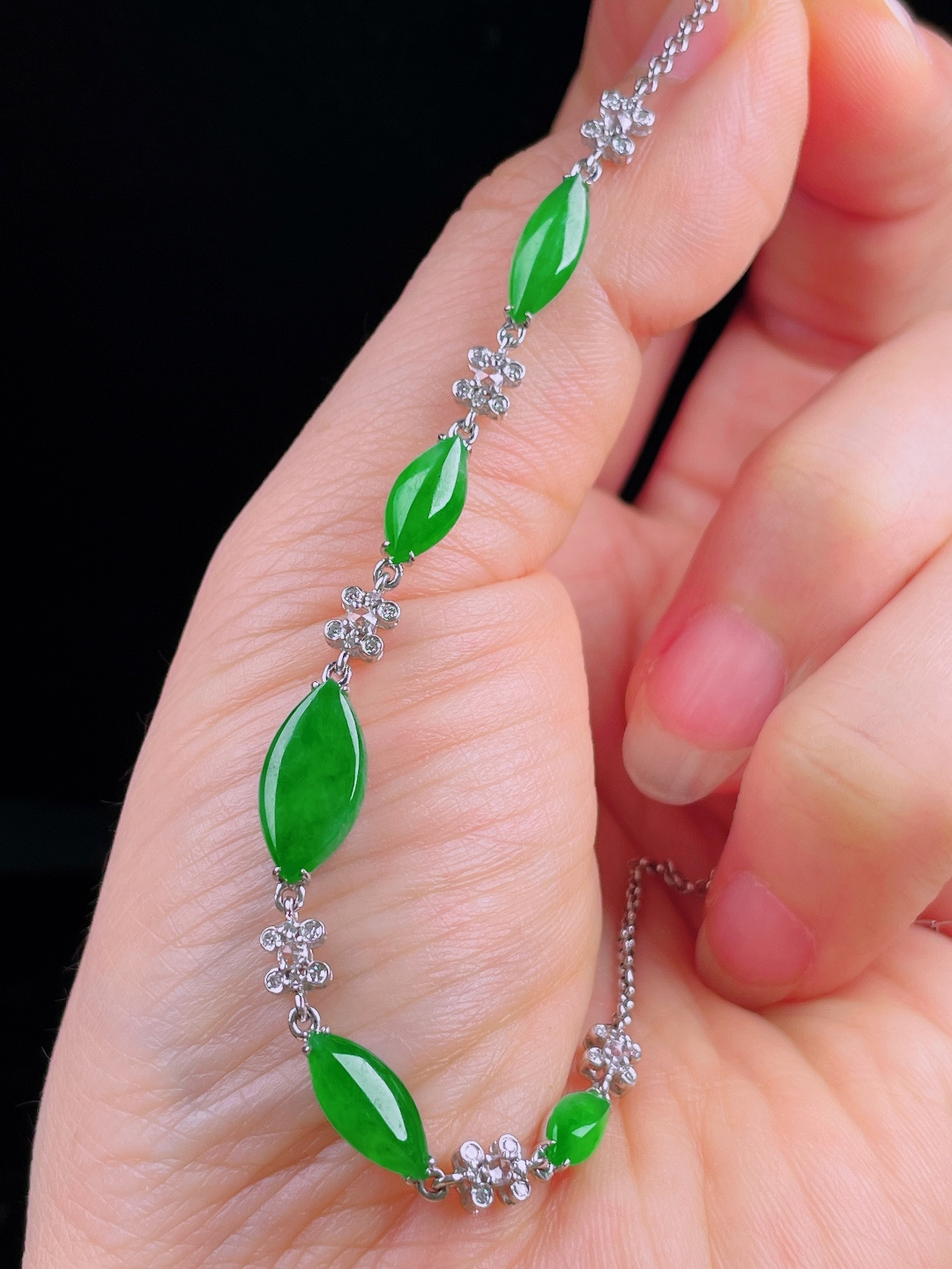 ️冰绿手链，老种起光，细底通透，尺寸：裸石13.5/7.2/3mm0522