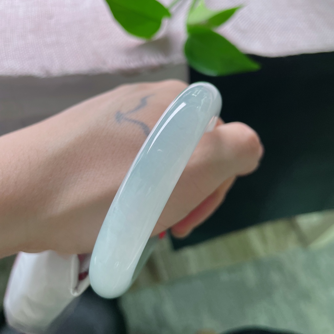 冰蓝底正圈，像极地永不融化的雪，又像深海最温柔的梦，清冷，但不疏离。无裂，ss53548a