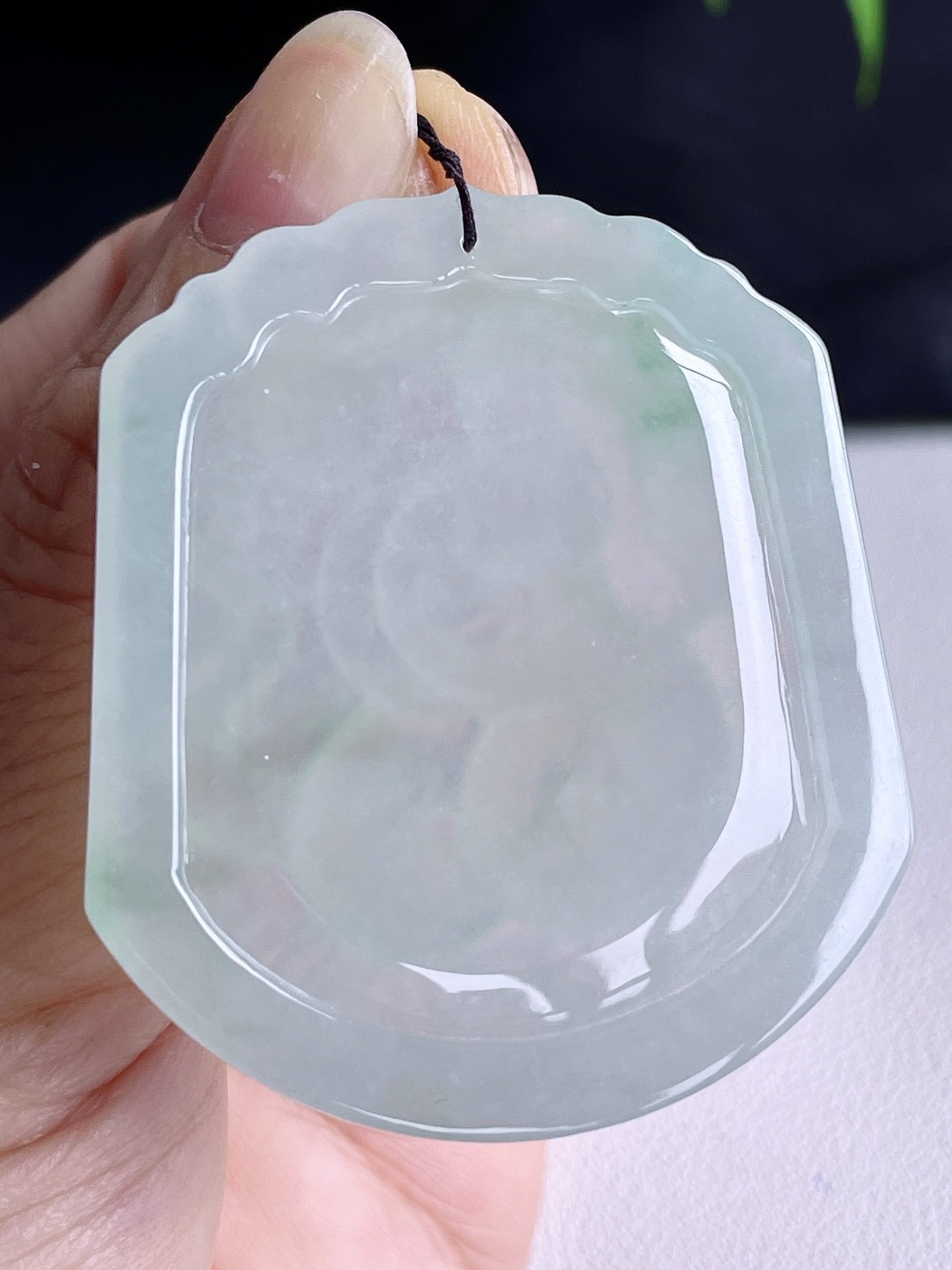 【裸石】糯冰飘花生肖蛇牌吊坠【说明】缅料 无裂 性比高【尺寸】50.8-45-5【重量】26克