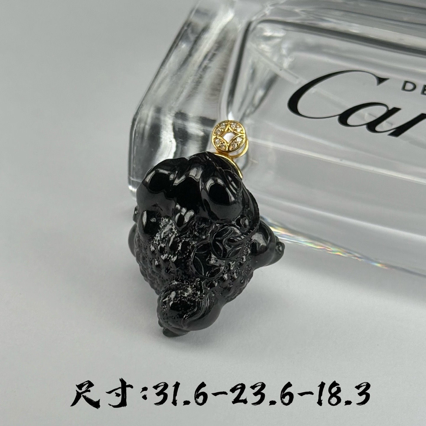 精品18k墨翠三脚金蟾 种好色正 黑度极好 打灯通透 油性十足 尺寸31.6