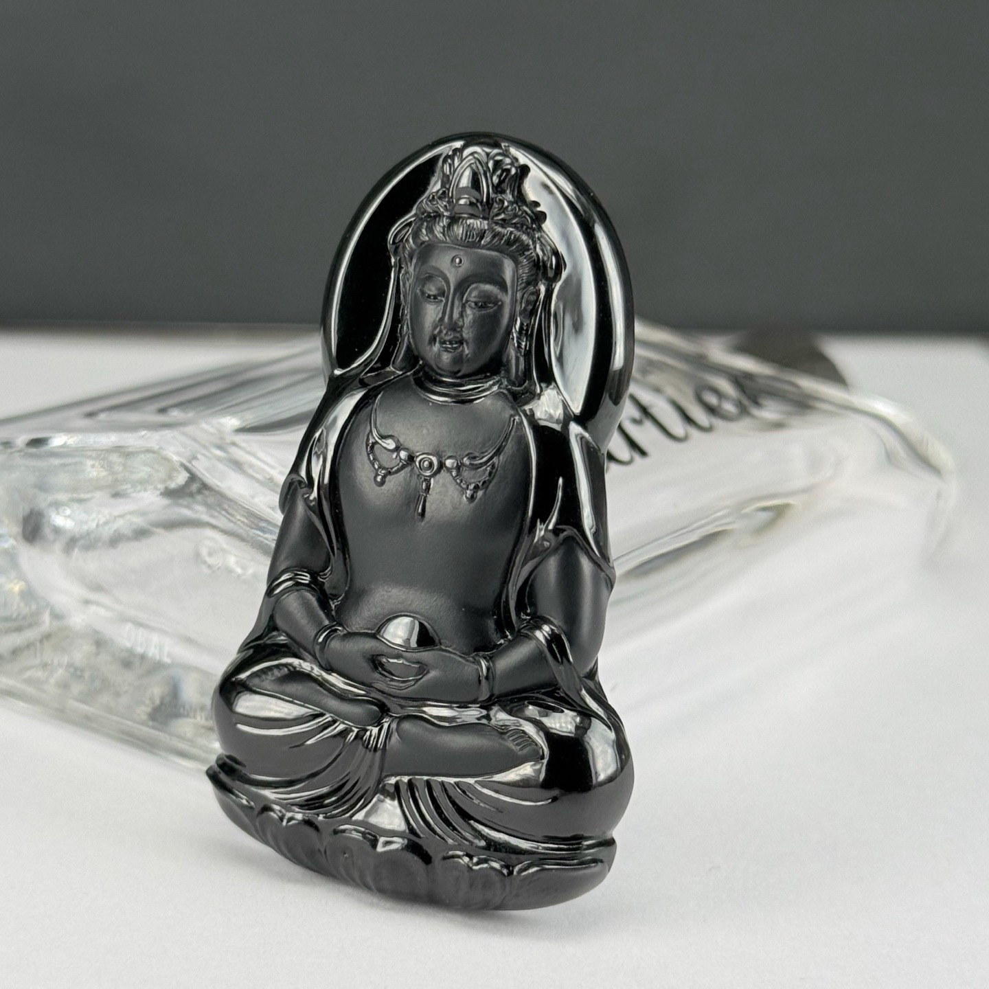 精品墨翠正观音 种好色正 黑度极好 打灯通透 油性十足 尺寸54.8