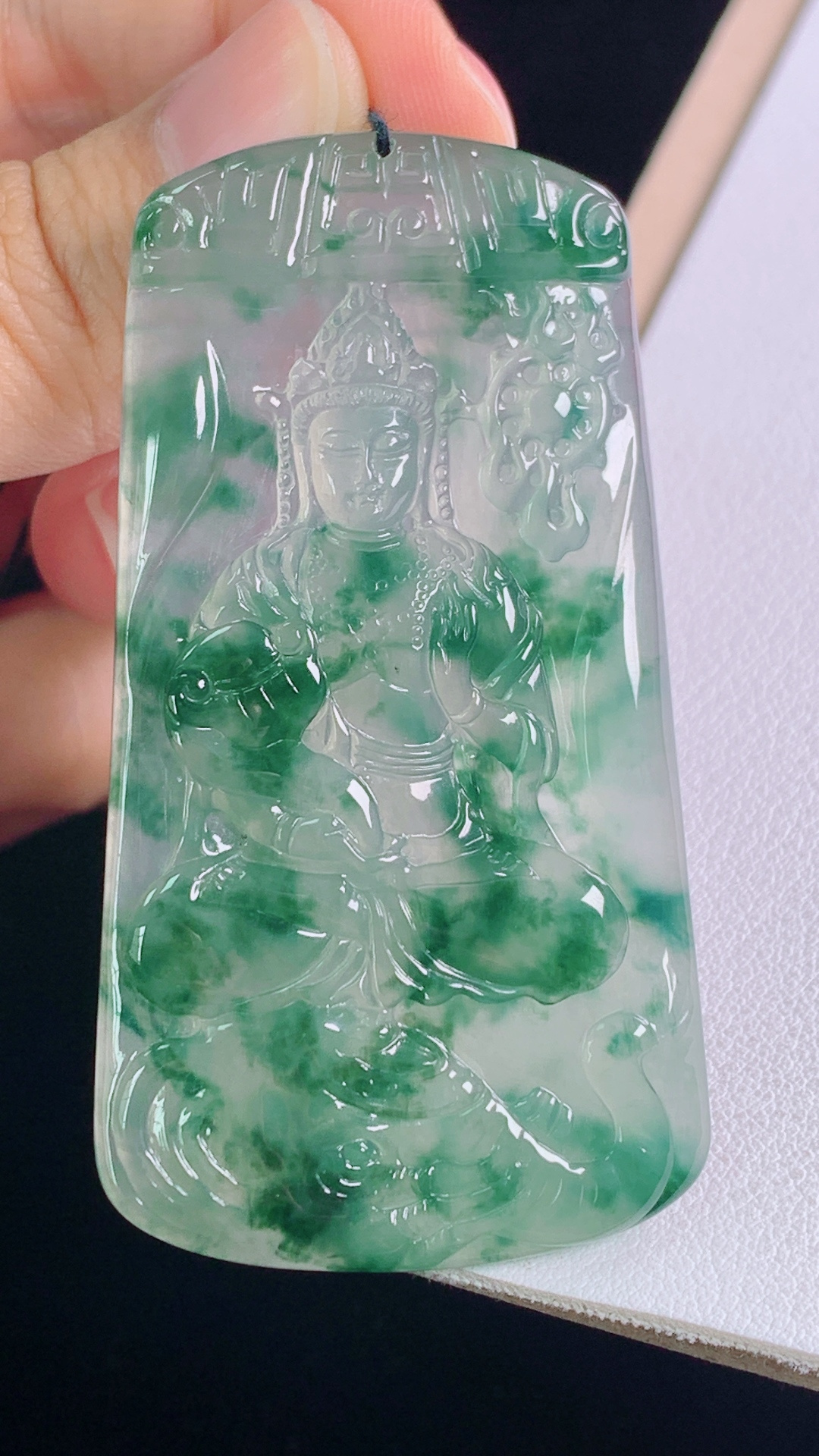 冰飘花普贤菩萨，花色灵动，胶感十足，无裂，尺寸:62.4-33.9-4.9mm 18