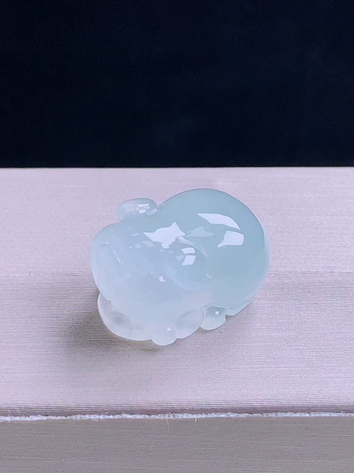 生肖猪，无裂，尺寸16/11/8.8/编号au 21