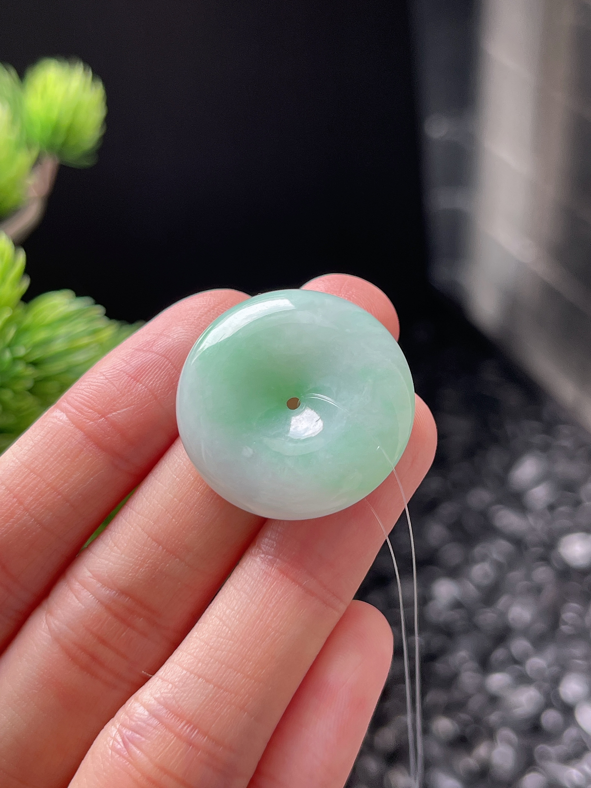 翡翠糯化种飘绿平安扣