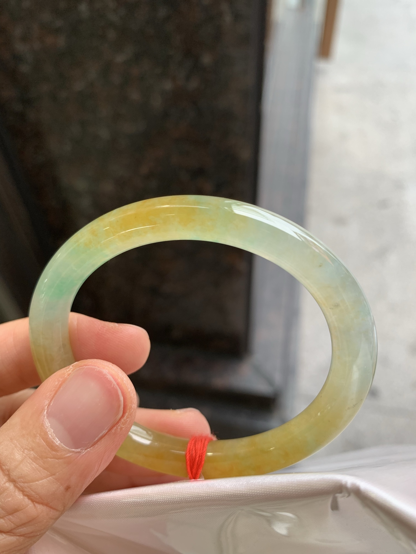 贵妃圆条冰双彩 无裂 尺寸：53/44/8 特色料子
