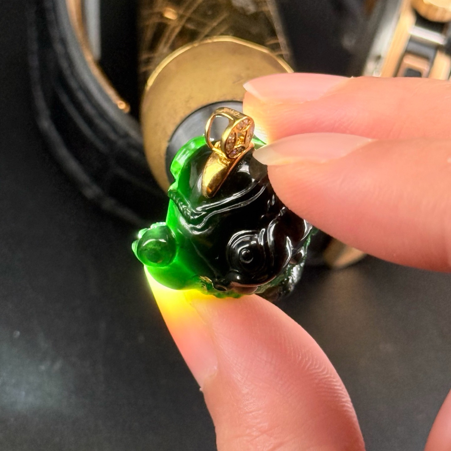 精品18k墨翠三脚金蟾 种好色正 黑度极好 打灯通透 油性十足 尺寸31.6