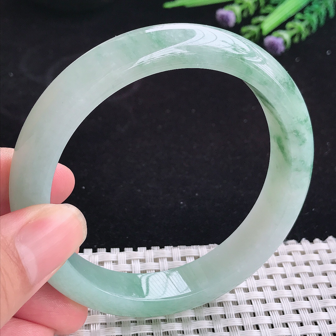 实拍A货翡翠62/13.4/8.8大圈口平安镯老坑精美冰润飘花手镯宽边玉手镯