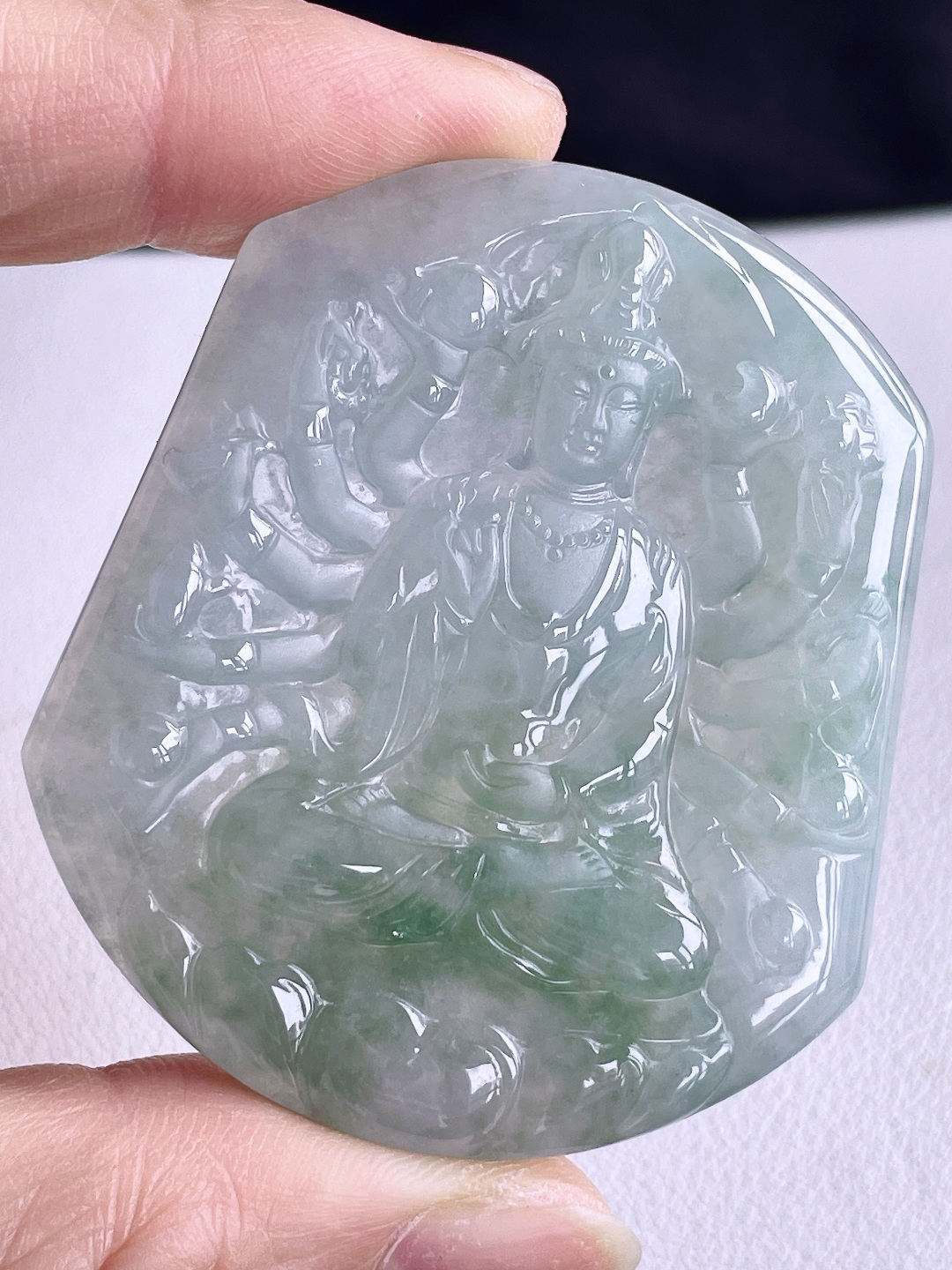 【裸石】糯冰飘花观音千手观音牌吊坠【说明】缅料 无裂,性比高【尺寸】54.7-48.7-5.2【重量