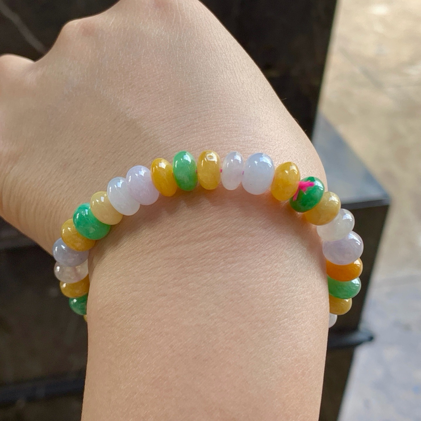 白色手串^_^鲜艳