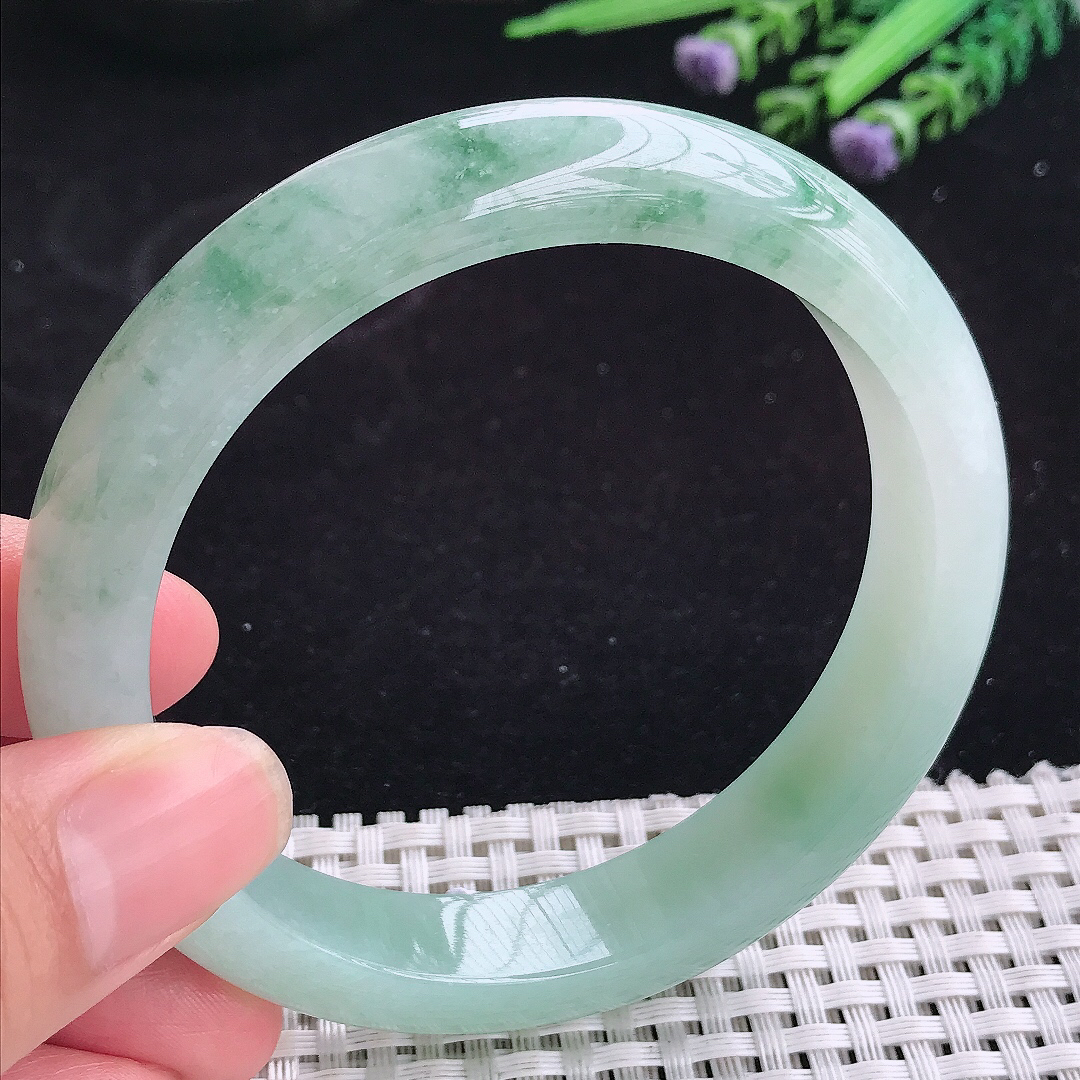 实拍A货翡翠62/13.4/8.8大圈口平安镯老坑精美冰润飘花手镯宽边玉手镯