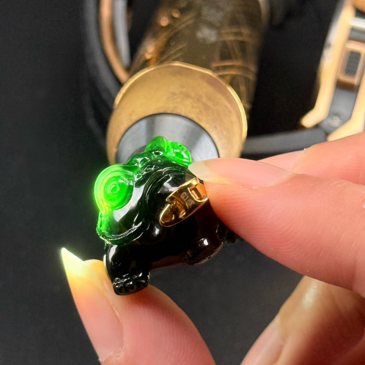 精品18k墨翠三脚金蟾 种好色正 黑度极好 打灯通透 油性十足 尺寸31.6
