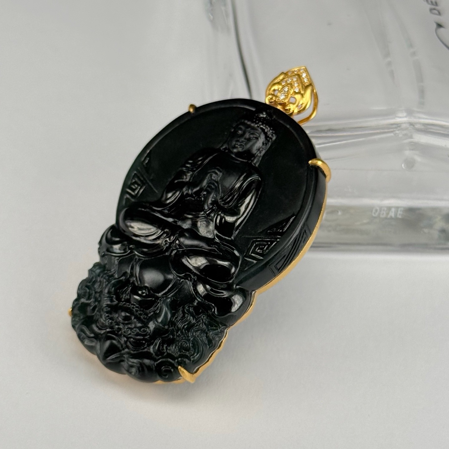精品18k墨翠神龙护主 种好色正 黑度好 打灯通透 油性十足  尺寸57.5