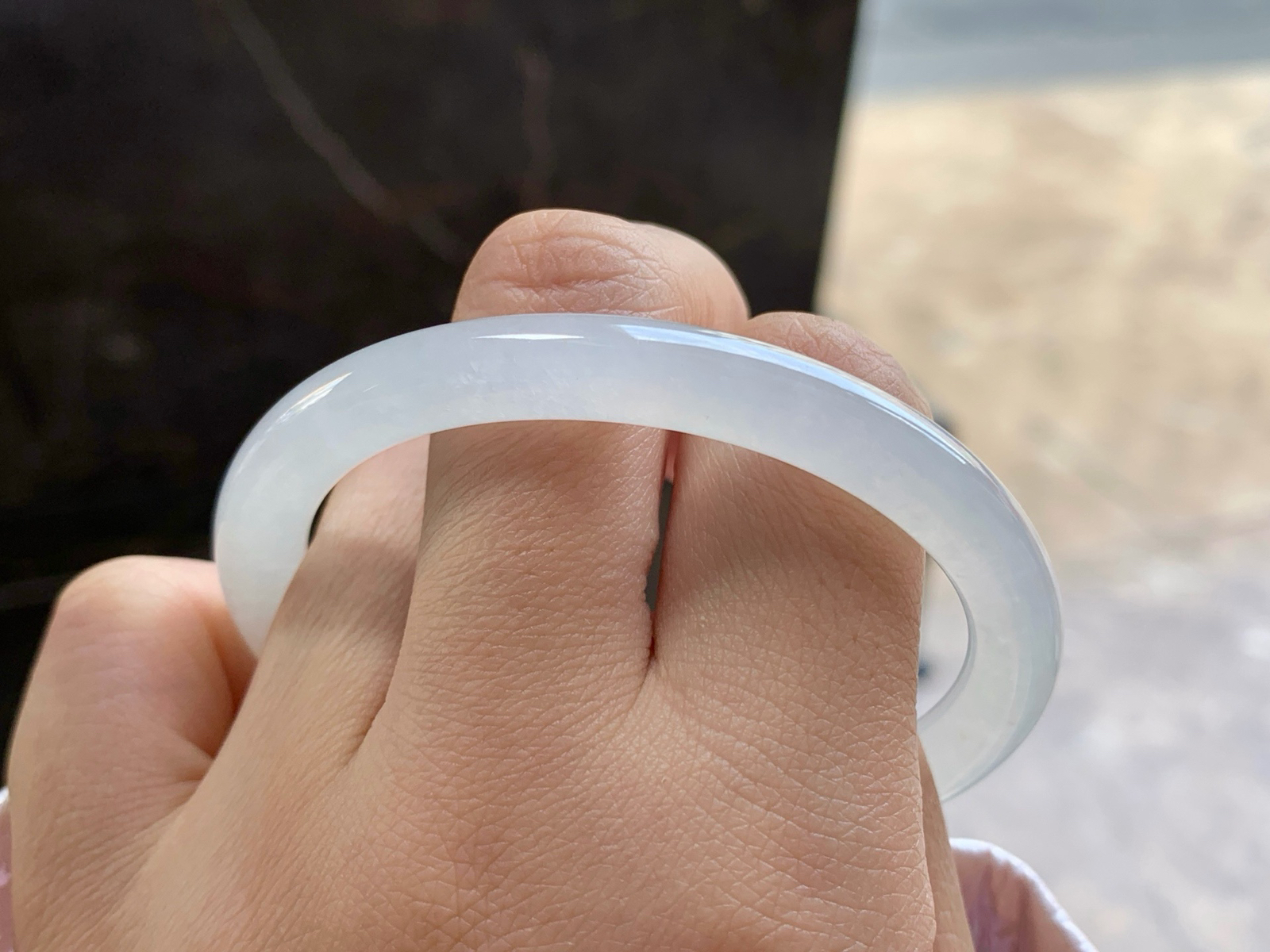 54-7

冰种贵妃手镯^_^水润冰透 正圈52可以带 清新