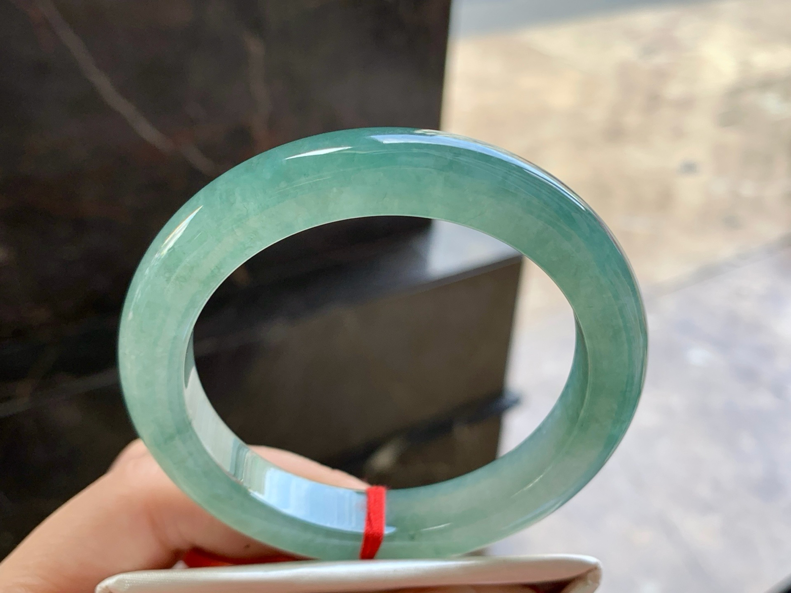56-12.2-9.3

冰蓝手镯^_^鲜艳