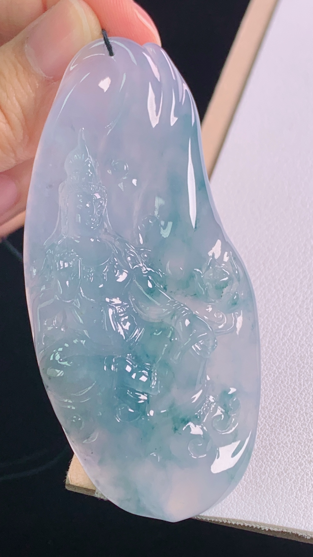 紫飘花观音，紫色浓郁，花色灵动，无裂，尺寸:74.3-34.3-8.7mm