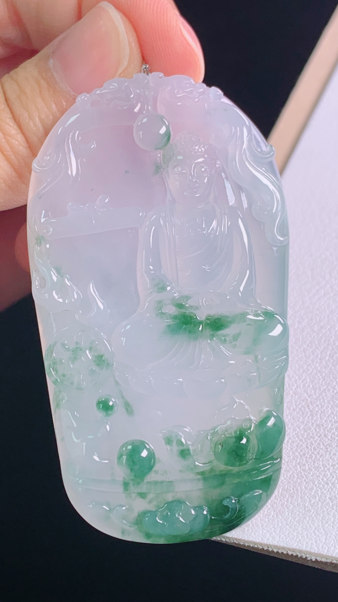 冰飘花大日如来 花色灵动，清爽水润，无裂，尺寸:61.3-34.5-6.8mm 18