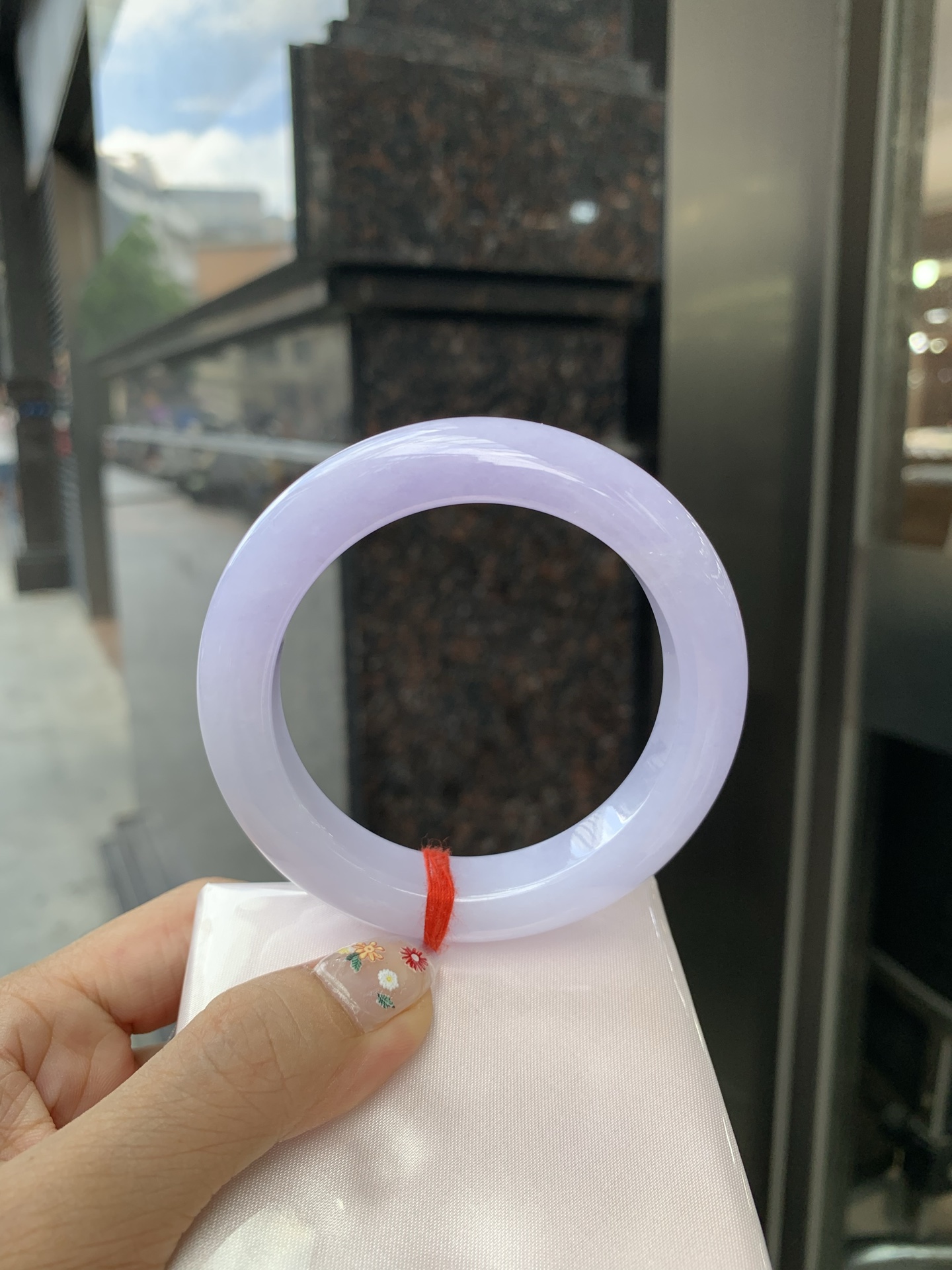 正圈 55.8-10.2-12.1 0522-N776 无裂，底妆水润，满圈紫罗兰吸睛抢眼，浪漫迷人，仙气飘飘，优雅高贵显气质，感满满，满满紫罗兰底色均匀不失色，不同光线不一样视觉感受